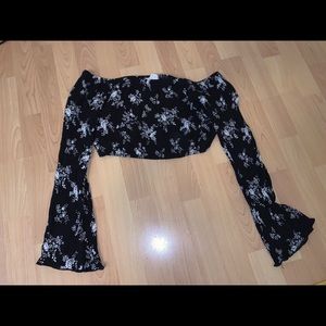 Long sleeve crop top